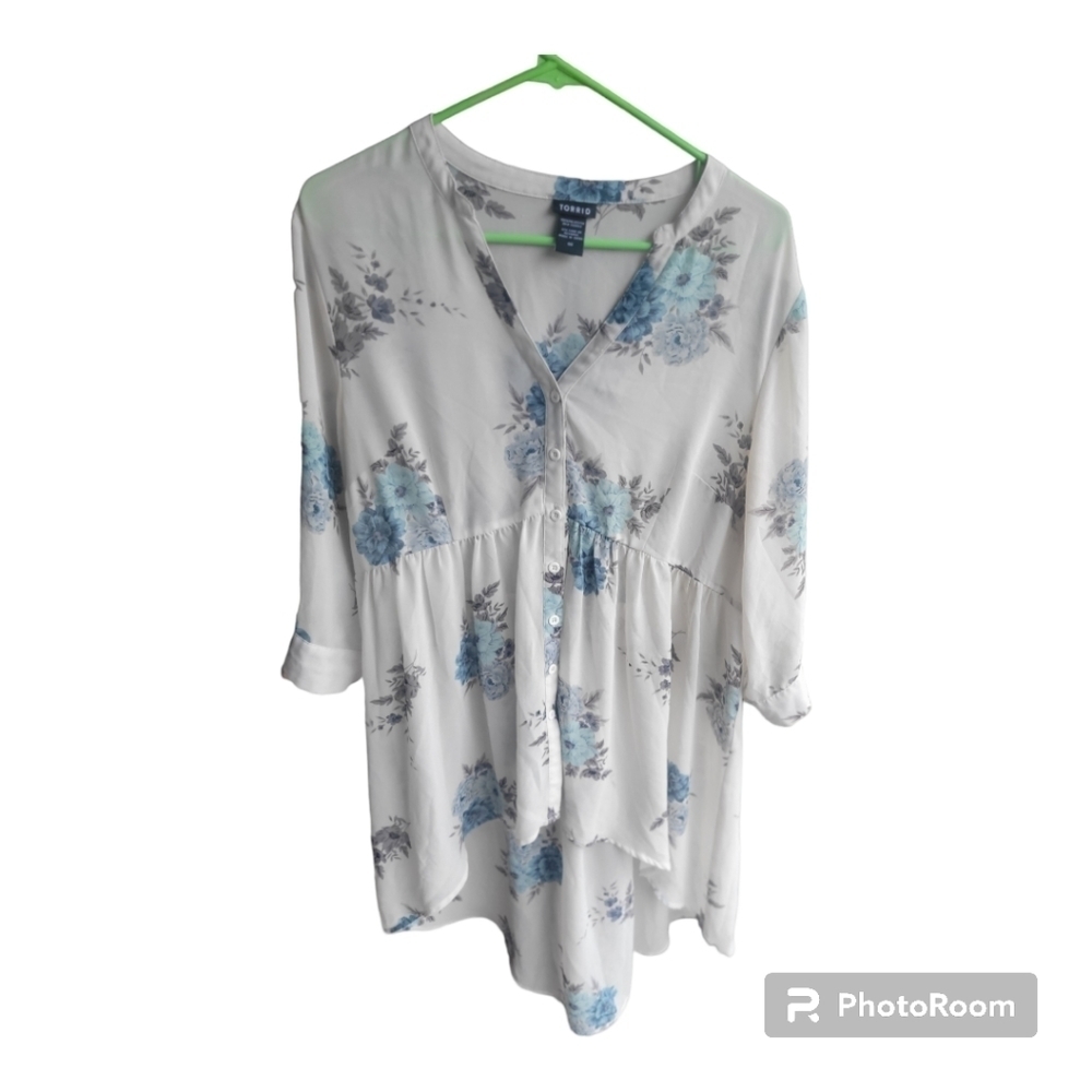 TORRID  sheer button up floral tunic size 00